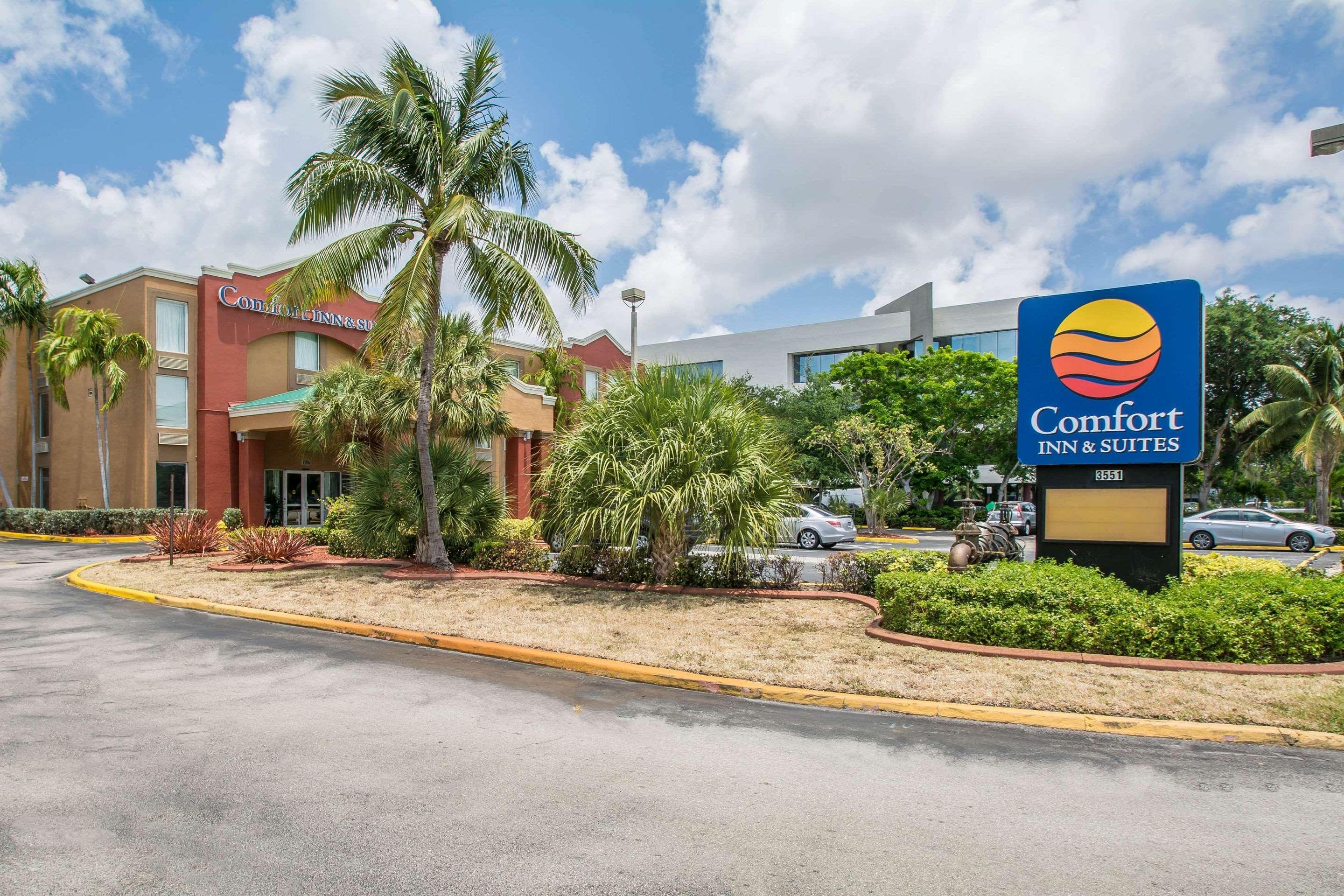 Comfort Inn&Suites Fort Lauderdale West Turnpike Lauderdale Lakes Exterior foto