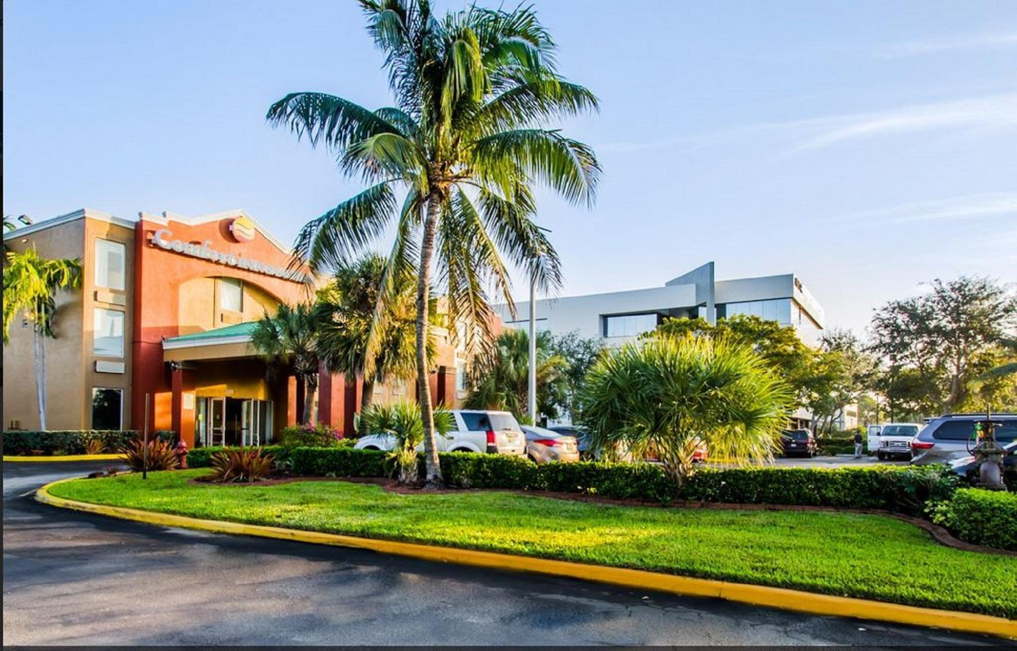 Comfort Inn&Suites Fort Lauderdale West Turnpike Lauderdale Lakes Exterior foto