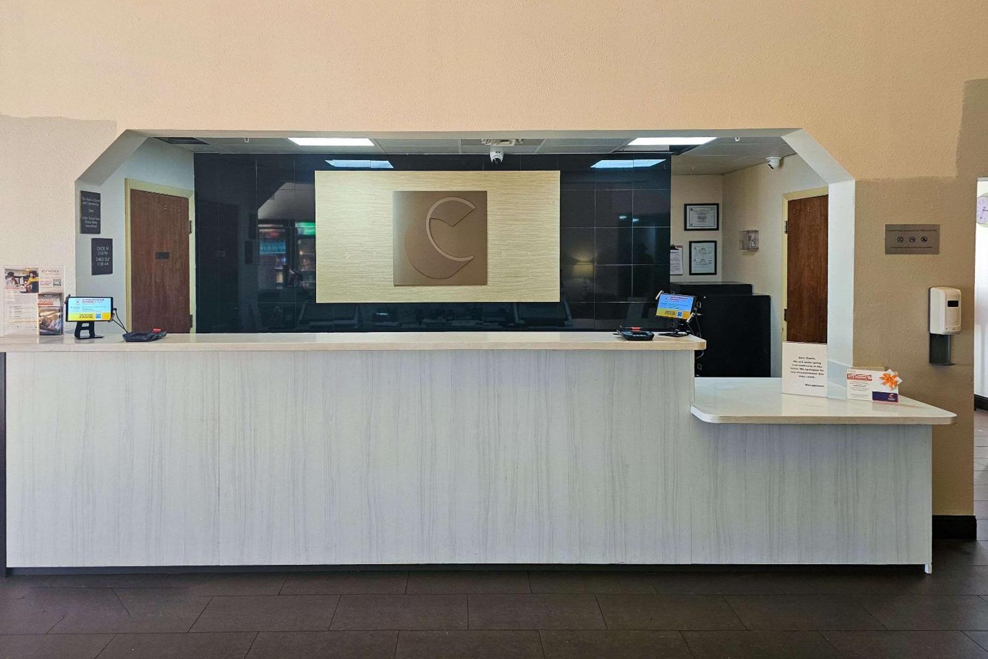Comfort Inn&Suites Fort Lauderdale West Turnpike Lauderdale Lakes Exterior foto